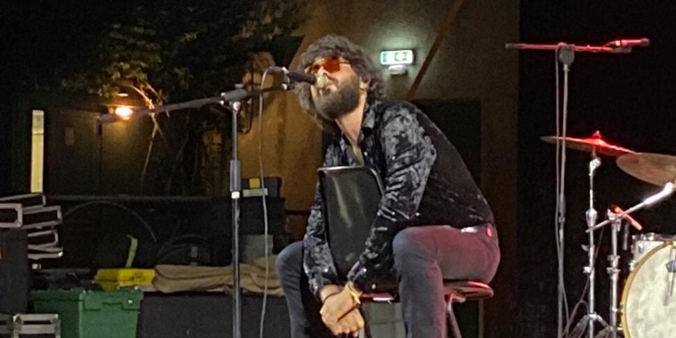 Messina, the song and author's music of Mobrici enchants the Corallo garden