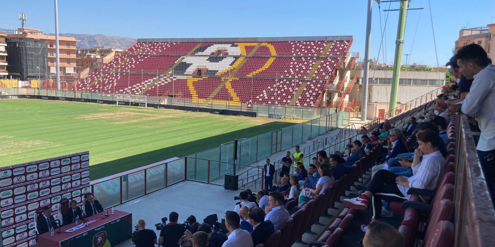 Reggina, players in "agitation".  The company may be in default