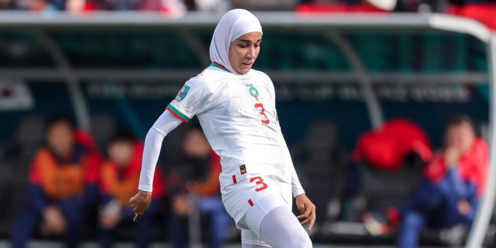 Women's World Cup, historic turning point: the Moroccan Benzina for the first time on the field with the hijab