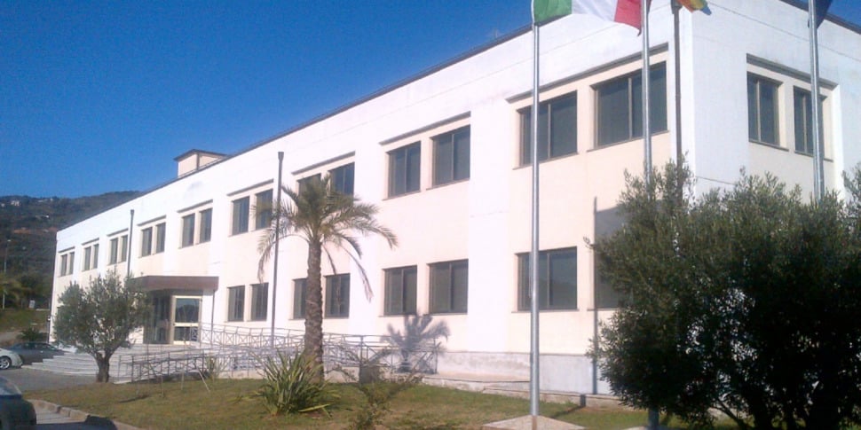 Lamezia, clash over law and numbers between the former auditor and the councillor