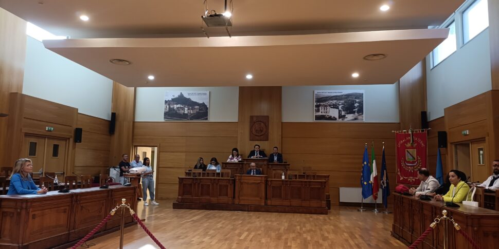 Yet another black smoke in the Council: today is a showdown for the Municipality of Lamezia