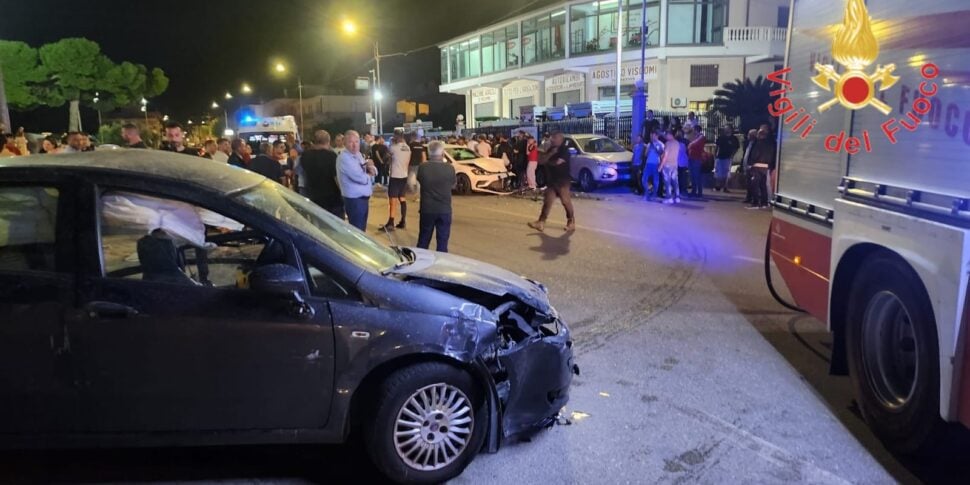 Terrible accident on state road 106 in Botricello, two drivers injured