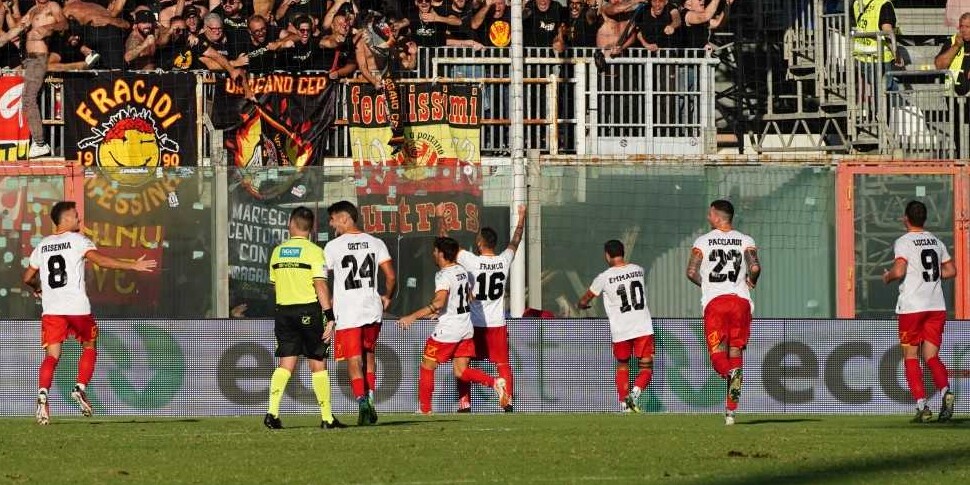 A whirlwind of goals between Crotone and Messina.  Polito scores the final 3-3