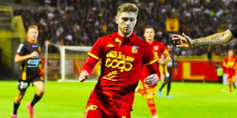 Catanzaro loses their third match in a row to Venezia.  And in 15 days the derby at Ceravolo with Cosenza