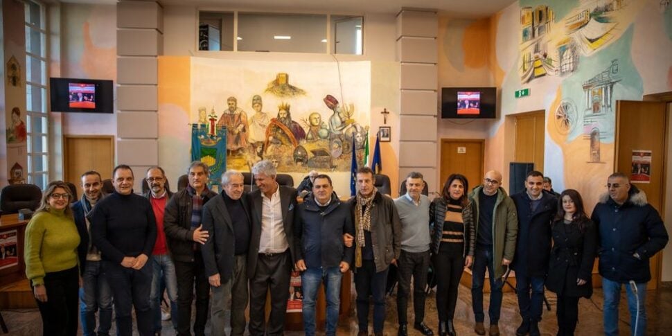 Cosenza, tribute to the tennis champion of the seventies Vittorio Magnelli at Palazzo dei Bruzi