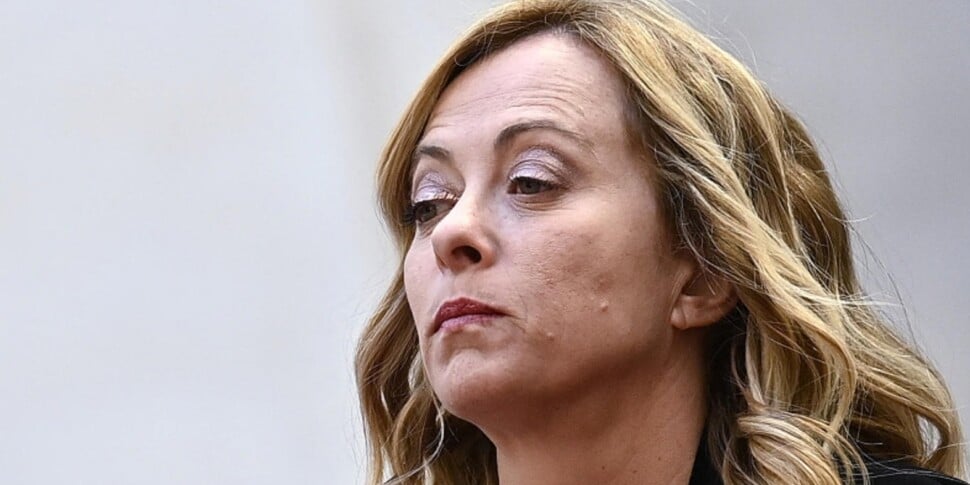 Giorgia Meloni and the end-of-year press conference: yet another postponement due to health problems