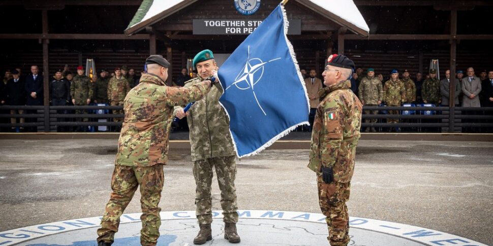 Kosovo, change at the helm of KFOR's Regional Command West: Cosenza's Bersaglieri on the field