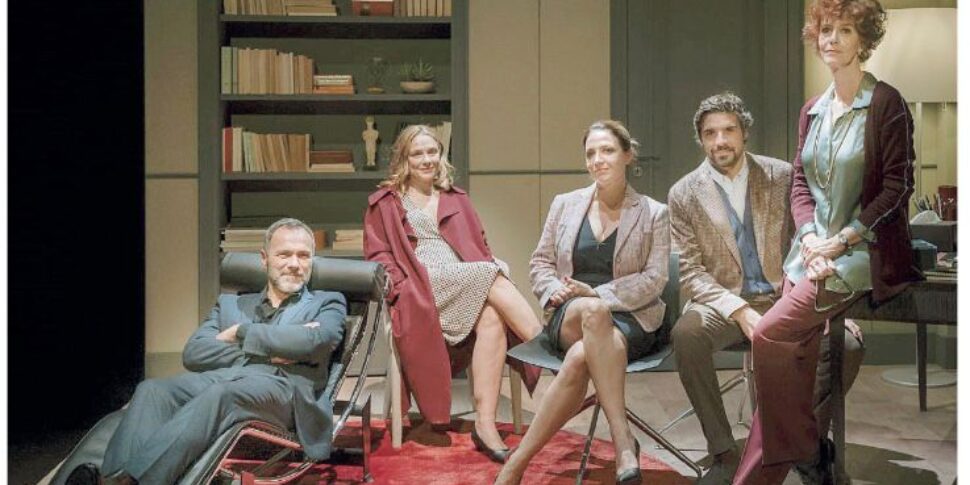 Those "lovers", like many others.  On stage at the Rendano in Cosenza, we talk about it with Massimiliano Gallo