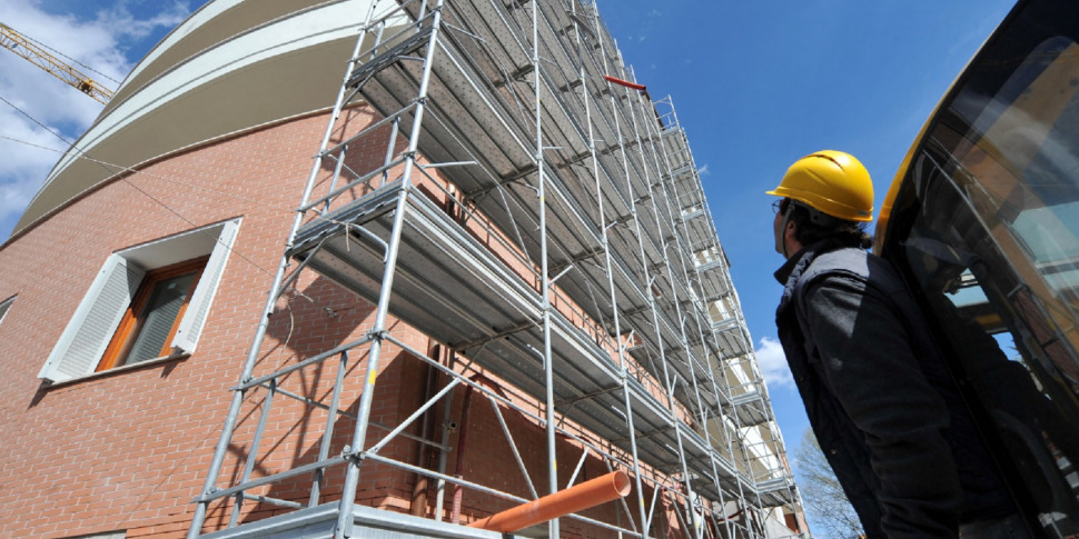Superbonus, the decree is law.  Confconstruction Calabria sets up a desk to illustrate the news