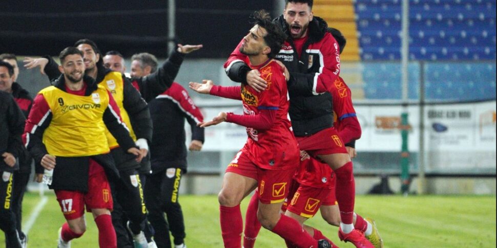 A Messina that lives up to your dreams.  Another test of awareness in Brindisi