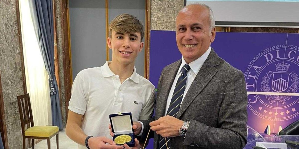 Cosenza, the Municipality rewards the rising star of motoring Ermanno Quintieri