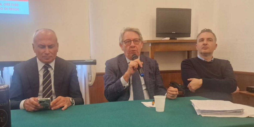 Single city, clear opposition from mayors Caruso and Greco