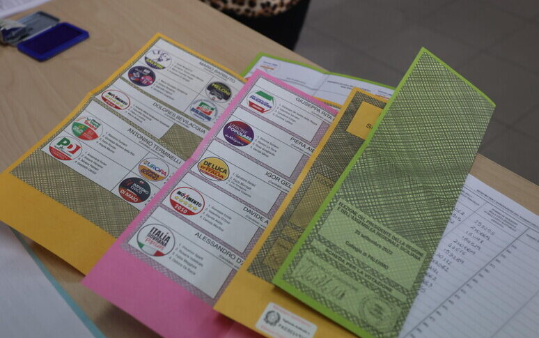 Ars elections, 180 euro fine for deputies absent during the votes