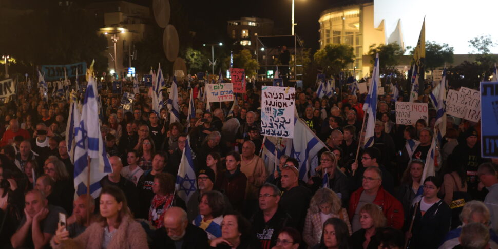 Glimmers of light in the negotiations on Gaza but the agreement is in the balance.  Demonstration in Tel Aviv for the release of the hostages