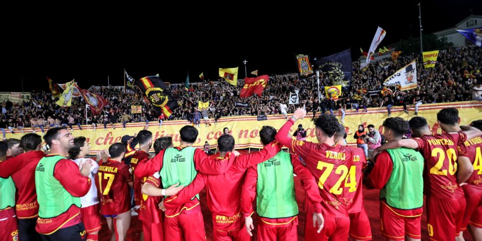 Catanzaro, the strength of the heart and ideas.  And now the exodus to the “Zini” in Cremona