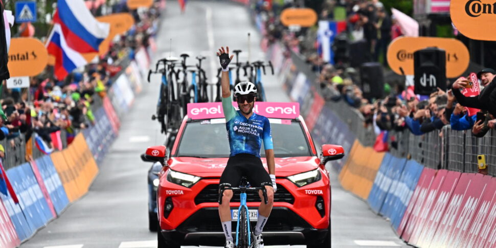 Giro d'Italia, extraordinary feat by Andrea Vendrame: escape downhill and victory in Sappada