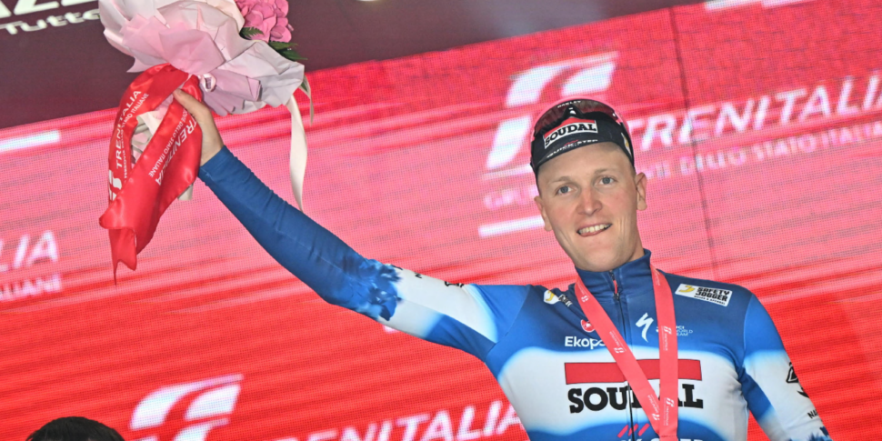 Giro d'Italia, third stage in Merlier.  Pogacar remains pink jersey