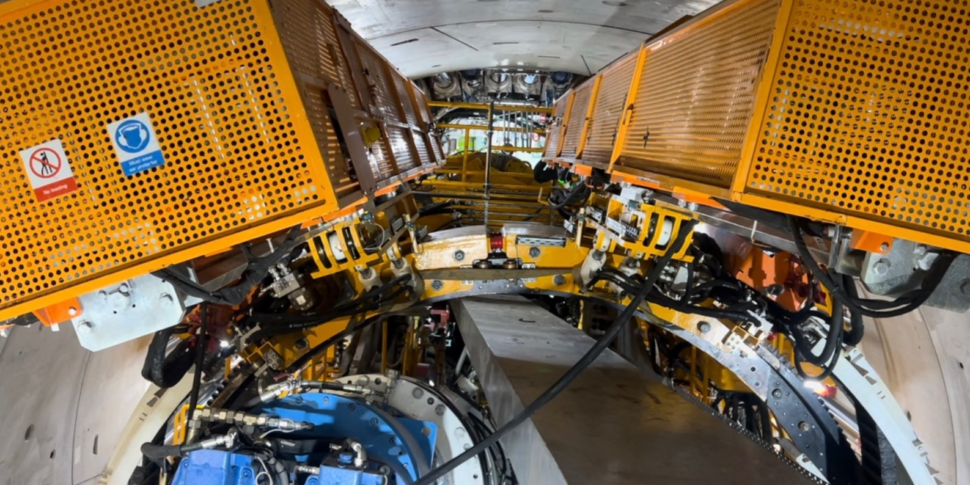 Messina, journey aboard the 900 ton "mole": this is how 15 meters of tunnel are built every day