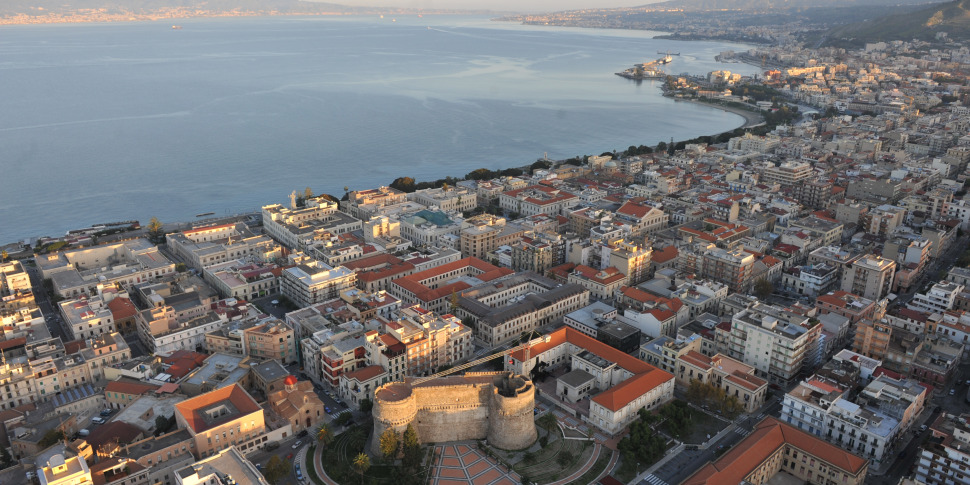 Psc of Reggio, amendments of discord.  Contrasts between politics and bureaucracy