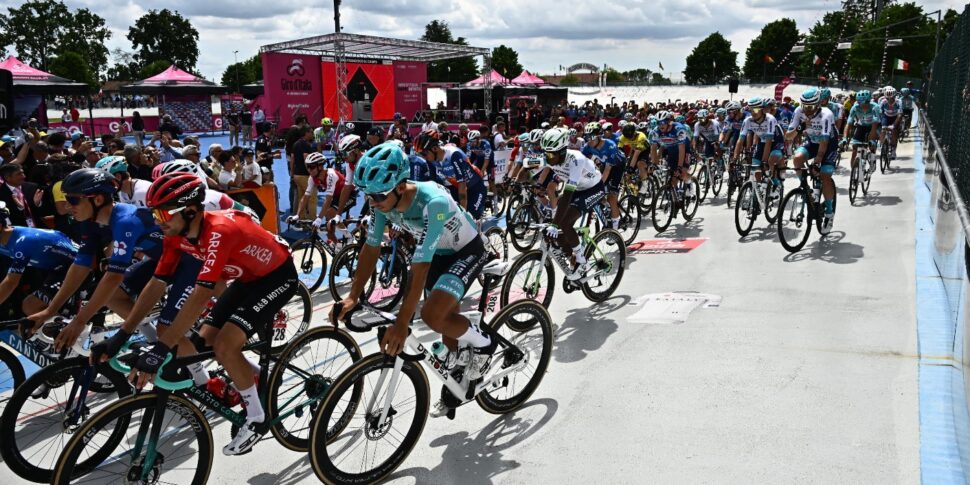 Truck catches fire in tunnel, next Sunday's Giro d'Italia route at risk