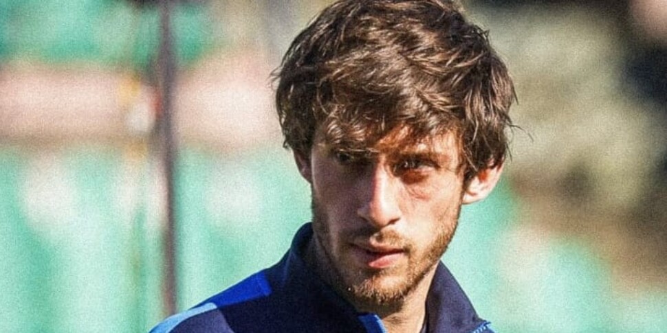 Antonucci bis in Cosenza? The news comes... from social media: post with the red and blue tracksuit and the image of the hourglass