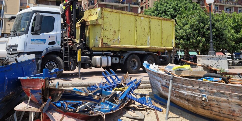 Messina, the cleaning action on Ringo beach continues