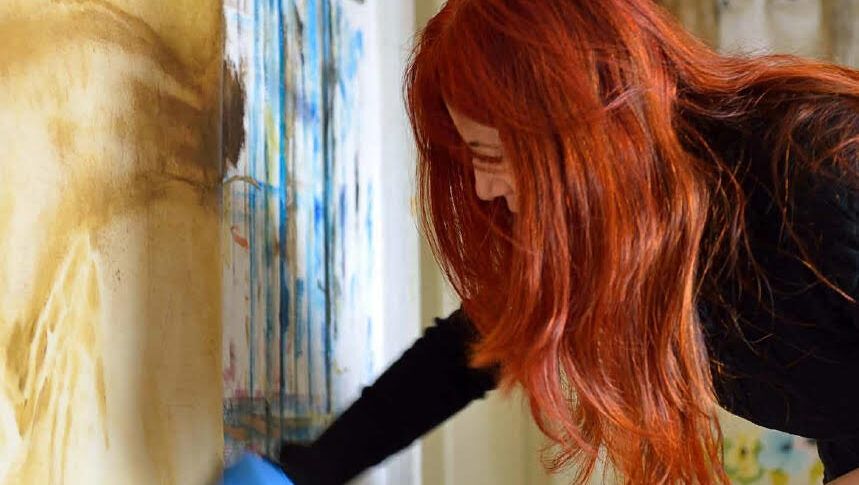 Taormina, between nautical charts and installations the exhibition “La rotta del cuore” by Concetta De Pasquale