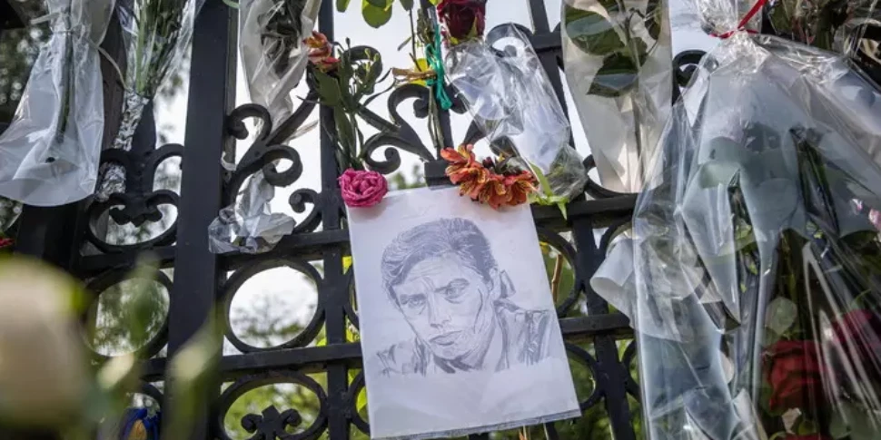 Crowds at Douchy for Alain Delon, but there is still a mystery surrounding the funeral