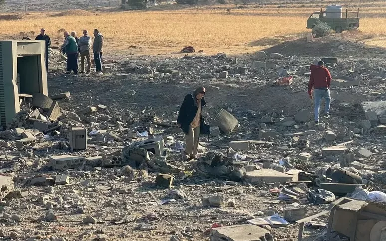 Hamas: "14 dead in two Israeli attacks in Gaza". Qatar abandons mediation