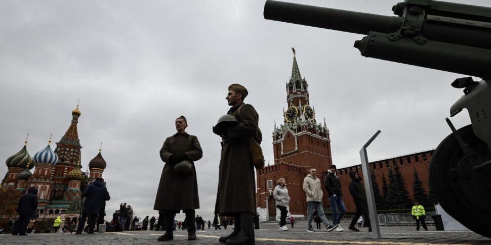 Russians accumulate missiles, dam on Vovcha river hit: risk of flooding. Kiev insists on Kursk but suffers in Donbass