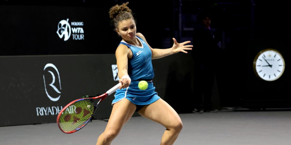 WTA Finals, fairytale debut for Jasmine Paolini: beat Rybakina in two sets