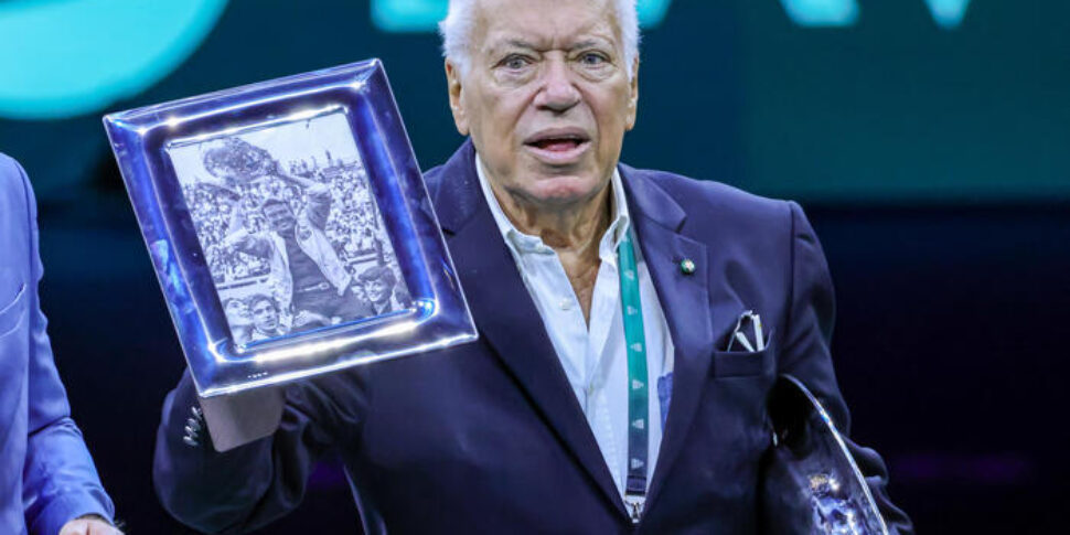 Compound femur fracture, operated on former tennis champion Nicola Pietrangeli
