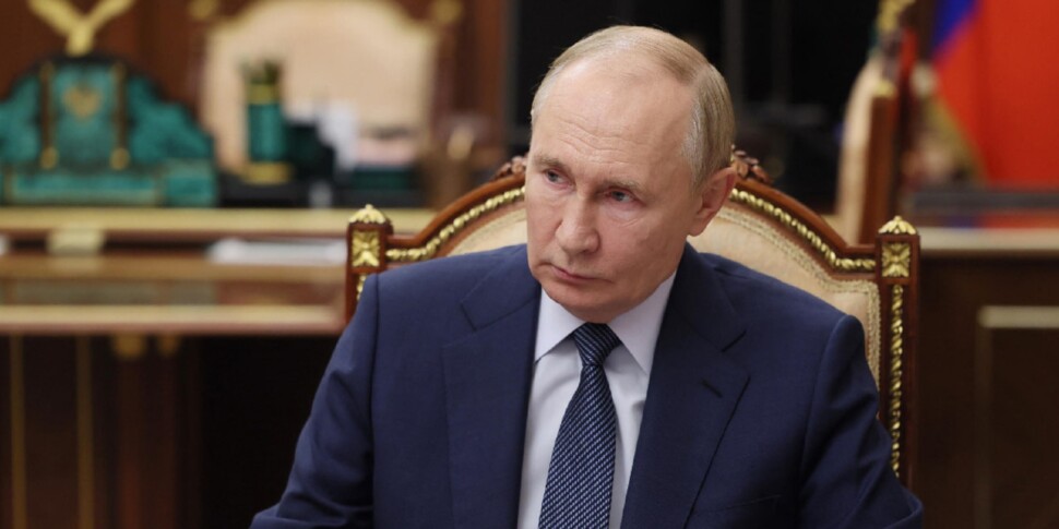 Putin apologizes: Russian defenses in action while the Azerbaijian Airlines plane was landing