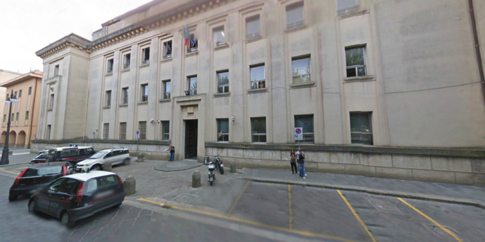 Threat against the Prefect of Vibo and a member of the access commission of a Vibo municipality: obligation to stay on the person responsible