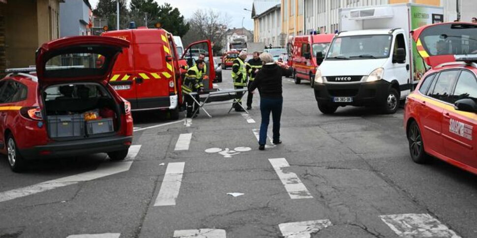 Attack with a knife in East of France, a dead man. The attacker stopped: "Allah U akbar" shouted