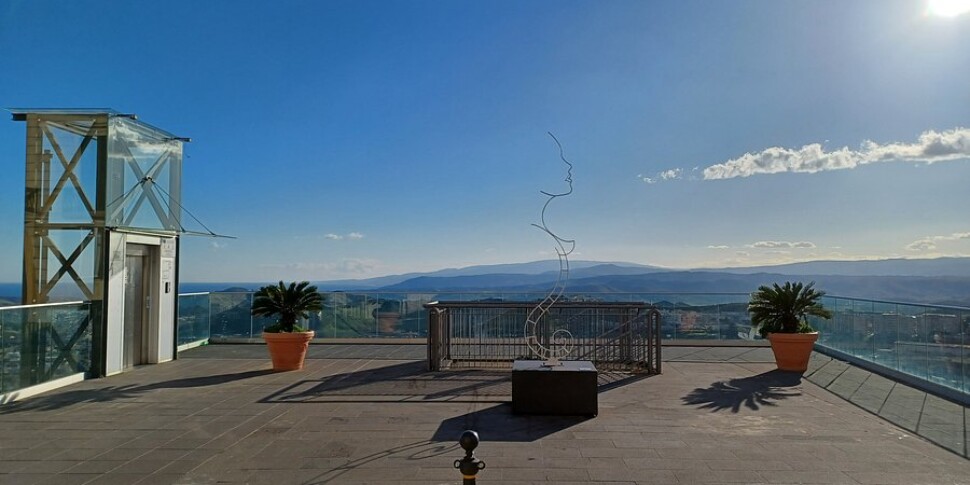 Catanzaro, reopens Bellavista's lift at the service of the parking lot below: here are days and times