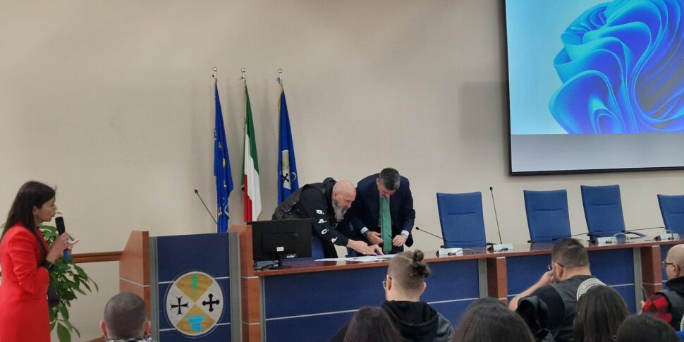 Student week: the Guarantor of Calabria for the protection of the crime victims signs a protocol with Baca and presents the "TI SBULLLU" announcement