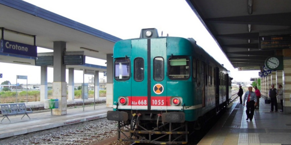 Transport, extraordinary maintenance works in the Marcellinara Gallery: railway cricoring interrupted