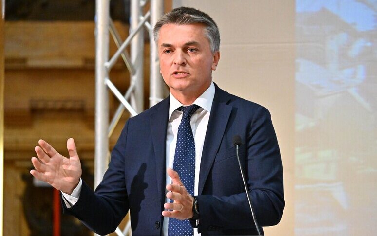 Bridge on the Strait, the deputy minister in Rixi infrastructures: "False that will close several times a year"