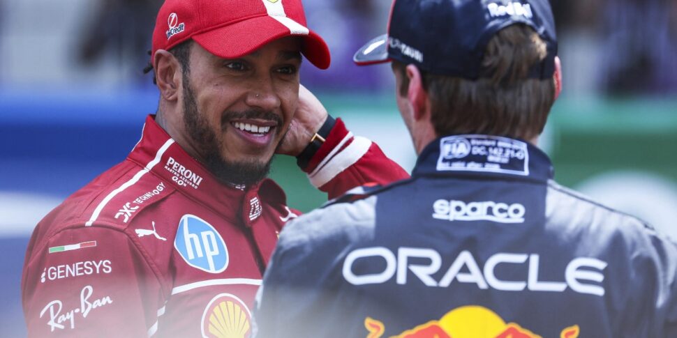 In Hamilton the sprint of the Shanghai GP, the first victory over Ferrari. Flatters in pole