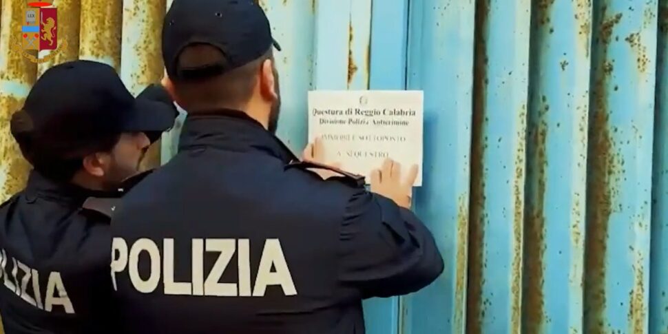 Reggio, abbreviated process "fourth act". The 'editor's note books towards the sentence