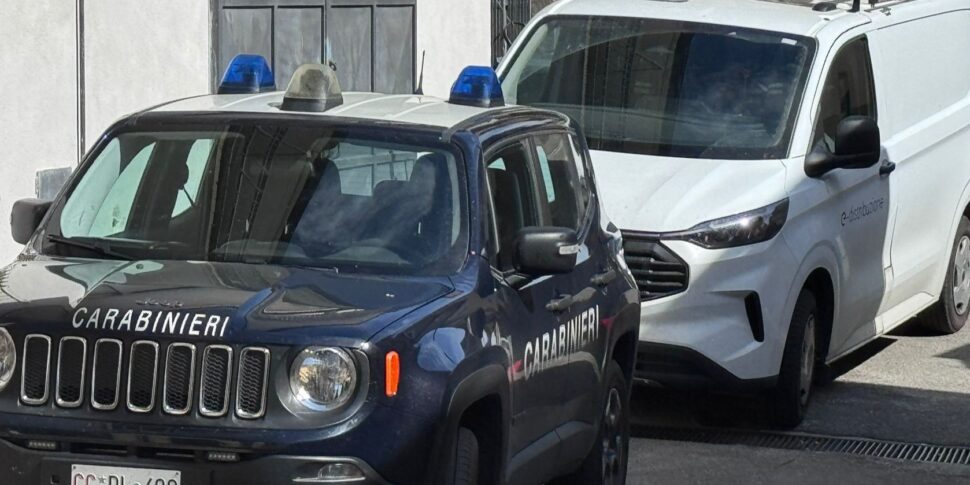 Housing abusively fired to the national electricity grid for 5 years: three arrests in Belcastro