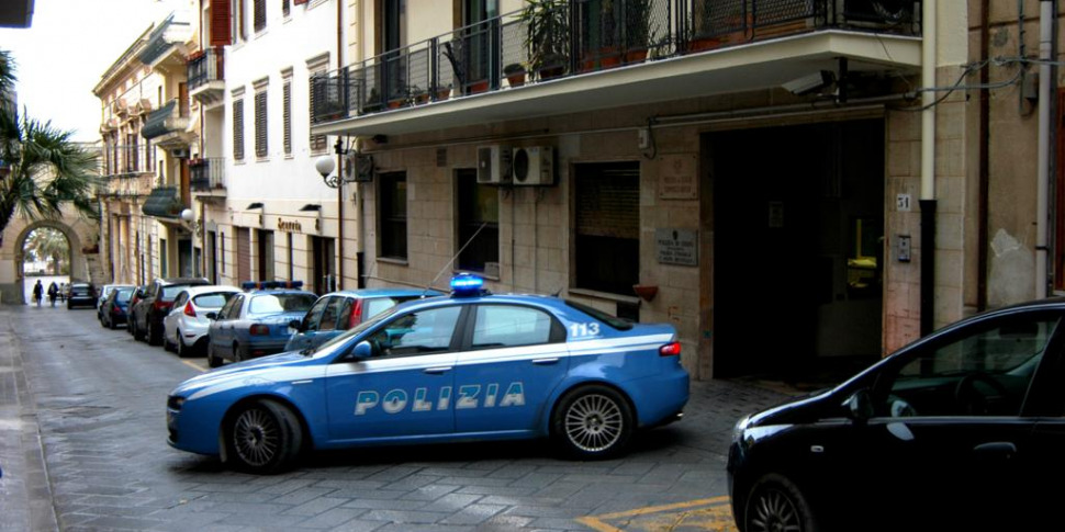 S. Agata di Militello, set out under the house and persecutes her on social media: ban on approach for a 40 year old