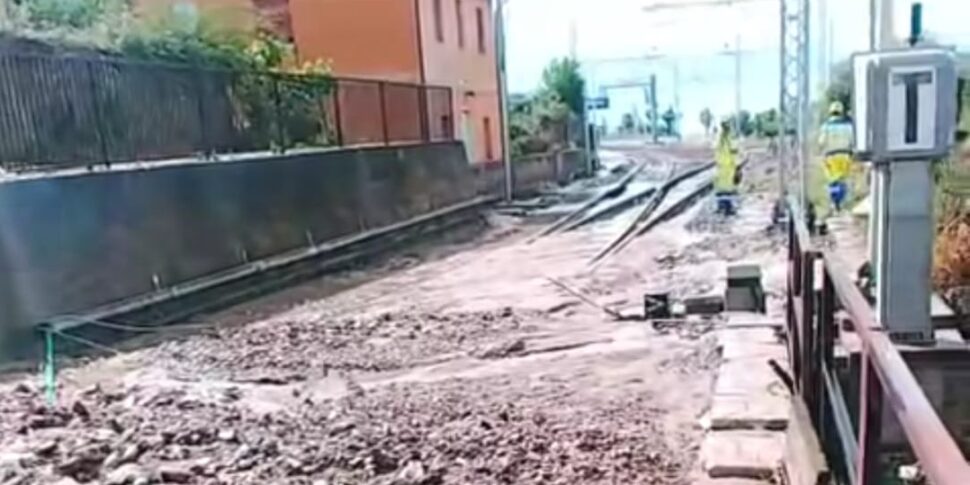 Water bomb in Santo Stefano di Camastra: the circulation of trains on the Messina-Palermo photo suspended