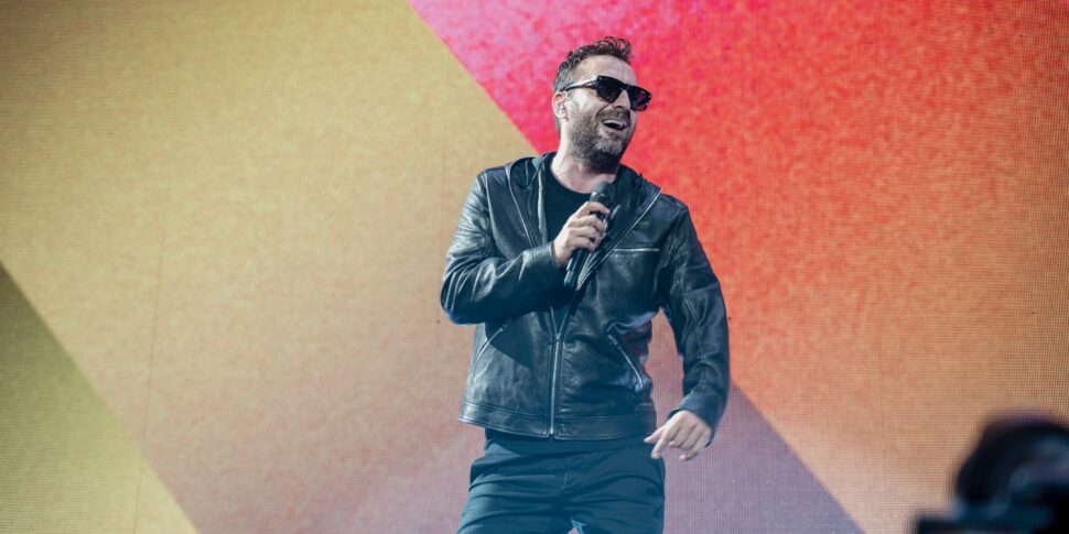 Cremonini and the magic of the Messina concert: all the most beautiful images photos