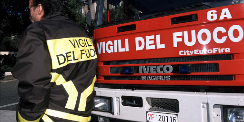 Villapiana, vast fire at the "La Murata" restaurant: the municipality triggers an evacuation order for nearby homes