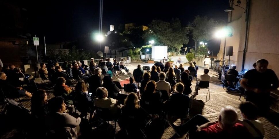 Lorenzo Calogero's singing at Melicuccà's poetry feast of Melicuccà