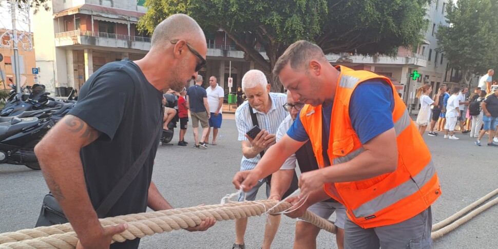 Messina, the mid -August that unites the community between religious rites and popular piety. The long wait that leads to the Vara photo