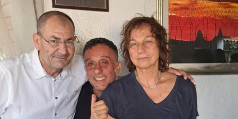 ViP holidays, Gianna Nannini returns to Falcone: the tribute of the mayor to the artist in love with the beauty and flavors of the Tyrrhenian town of Messina