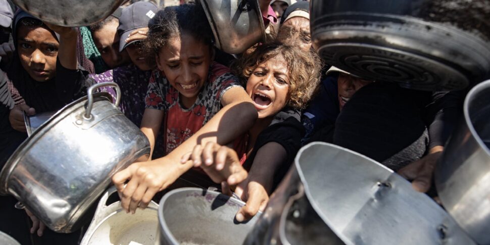 Gaza City in the grip, high tension in the West Bank. Israel admits: "One or two hostages in critical conditions"